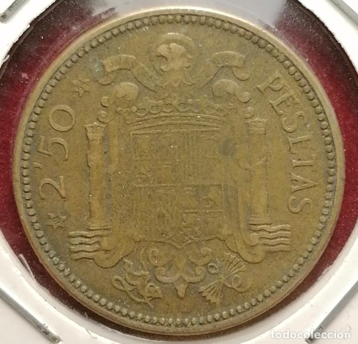 Monedas con errores: 2.5 pesetas 1953 * 54 Repintada - Foto 2