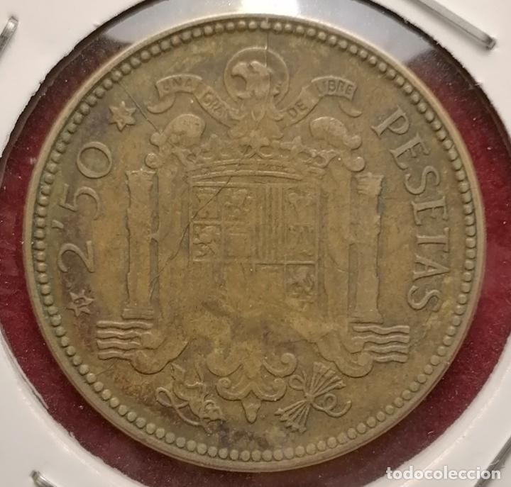 Monedas con errores: 2.5 pesetas 1953 * 56 cu&ntilde;o roto - Foto 2