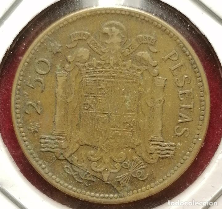 Monedas con errores: 2.5 pesetas 1953 * 56 cu&ntilde;o roto - Foto 2