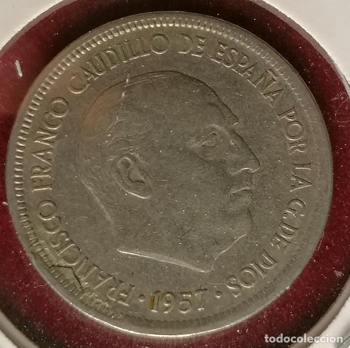Monedas con errores: 5 pesetas 1957 * 75 laminacion hoja - Foto 3