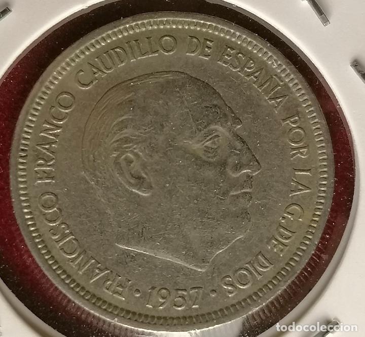 Monedas con errores: 5 pesetas 1957 * 74 Rama en pico - Foto 3