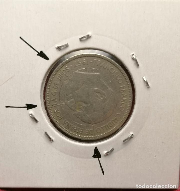 Monedas con errores: 5 pesetas 1957 * cu&ntilde;o roto varias veces - Foto 2