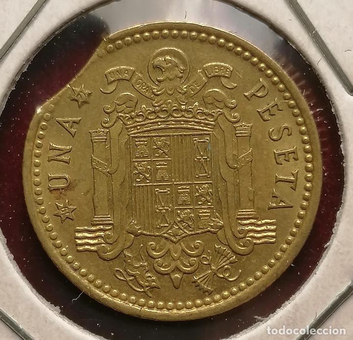 Monedas con errores: 1 peseta 1966 * 71 segmentada curva - Foto 2