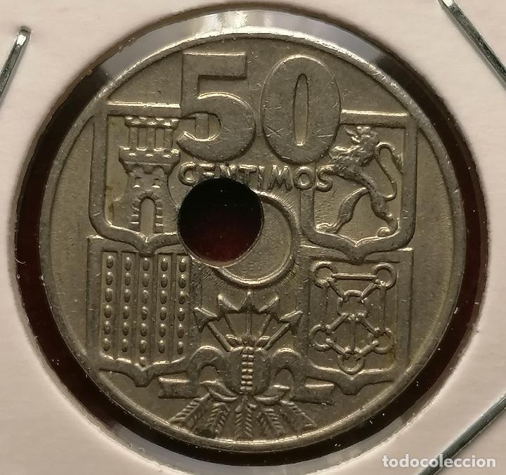 Monedas con errores: 50 centimos 1963 * 64 Taladro desplazado - Foto 2