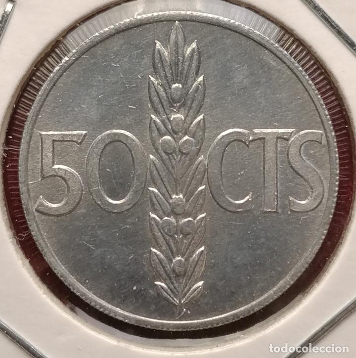 Monedas con errores: 50 centimos 1966 * 68 Desplazada - Foto 2