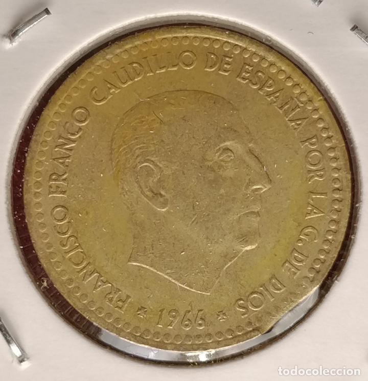Monedas con errores: 1 peseta 1966 * 74 segmentada curva - Foto 3