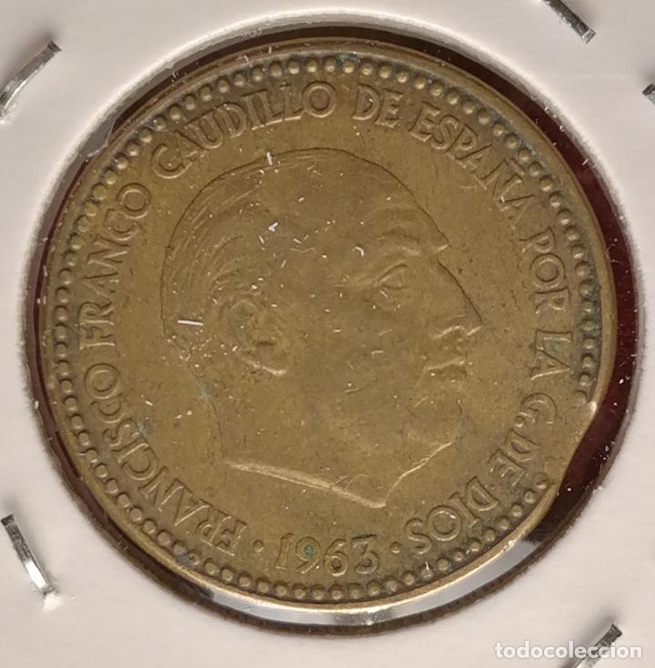 Monedas con errores: 1 peseta 1963 * 63 segmentada curva - Foto 3
