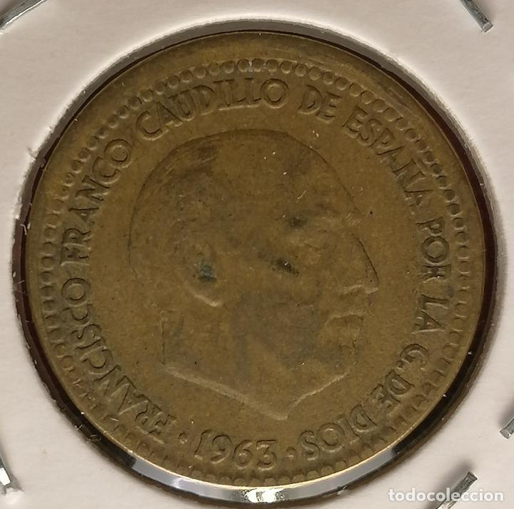 Monedas con errores: 1 peseta 1963 * 66 desplazada repintada - Foto 3