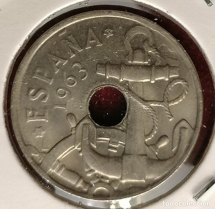 Monedas con errores: 50 centimos 1963 * 65 repintada escudo - Foto 3