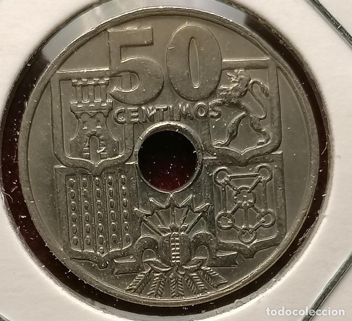 Monedas con errores: 50 centimos 1963 * 65 repintada escudo - Foto 2