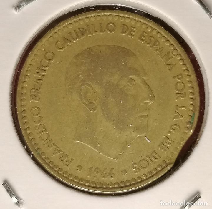 Monedas con errores: 1 peseta 1966 * 67 segmentada curva - Foto 3