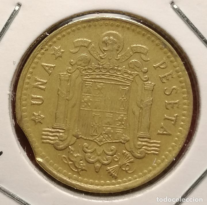 Monedas con errores: 1 peseta 1966 * 69 segmentada curva - Foto 2