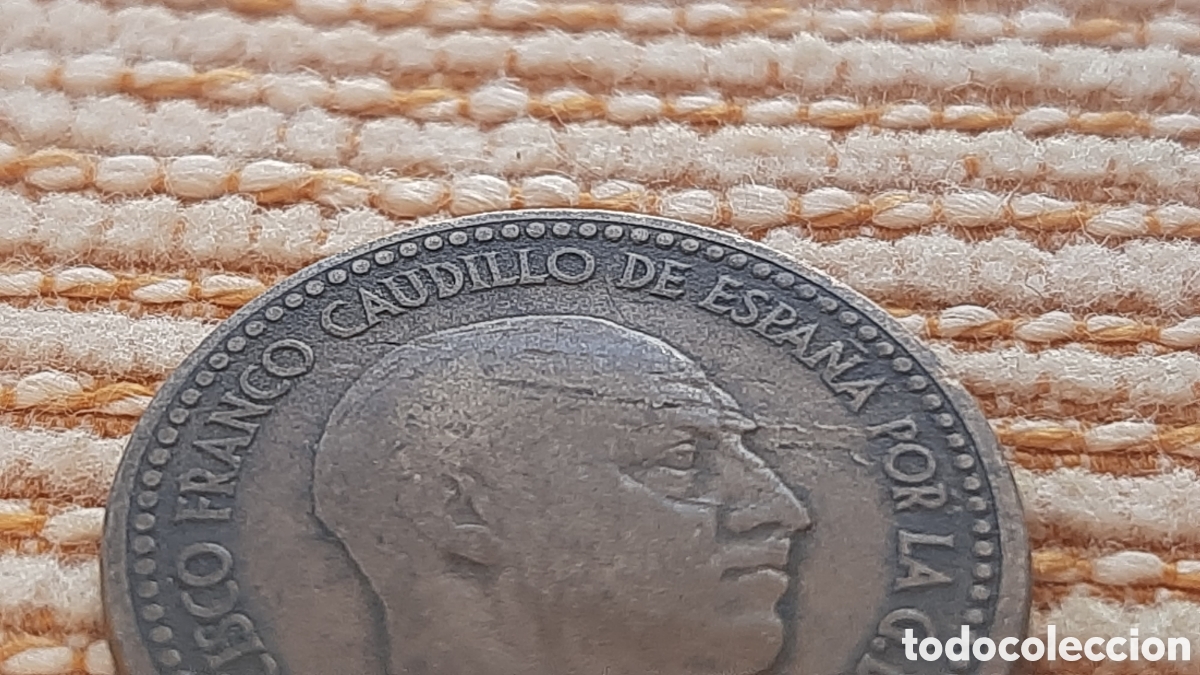 Monedas con errores: (ERROR E. ESPA&Ntilde;OL)(1947) 1 PESETA CON HOJITAS ESTRELLA NO VISIBLE - Foto 4