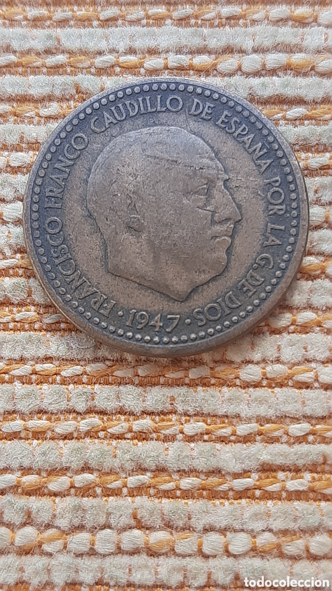 Monedas con errores: (ERROR E. ESPA&Ntilde;OL)(1947) 1 PESETA CON HOJITAS ESTRELLA NO VISIBLE - Foto 1