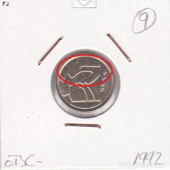 Monedas con errores: Moneda 5 Ptas 1992. Error, Rayas Cruzadas. Anv Ebc-. - Foto 1