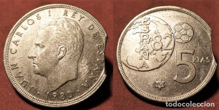 Monedas con errores: Error de acu&ntilde;aci&oacute;n moneda de 5 Pesetas 1980*82 Segmentada final de riel - Foto 1