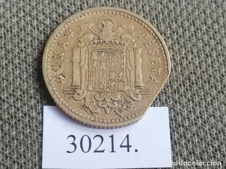 Monedas con errores: Espa&ntilde;a 1 peseta 1966 variante, error, final riel, Franco - Foto 2