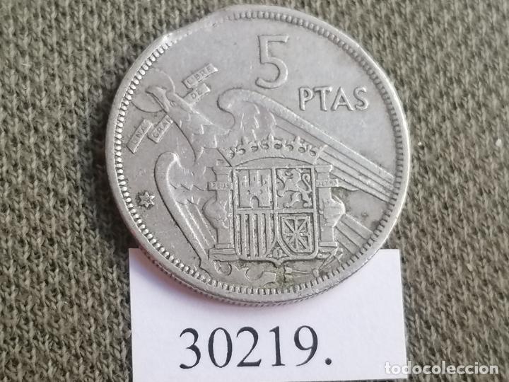 Monedas con errores: Espa&ntilde;a 5 pesetas 1957 variante, error, final riel, Franco - Foto 2