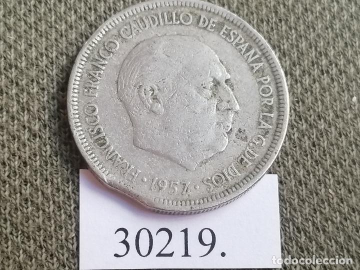 Monedas con errores: Espa&ntilde;a 5 pesetas 1957 variante, error, final riel, Franco - Foto 1