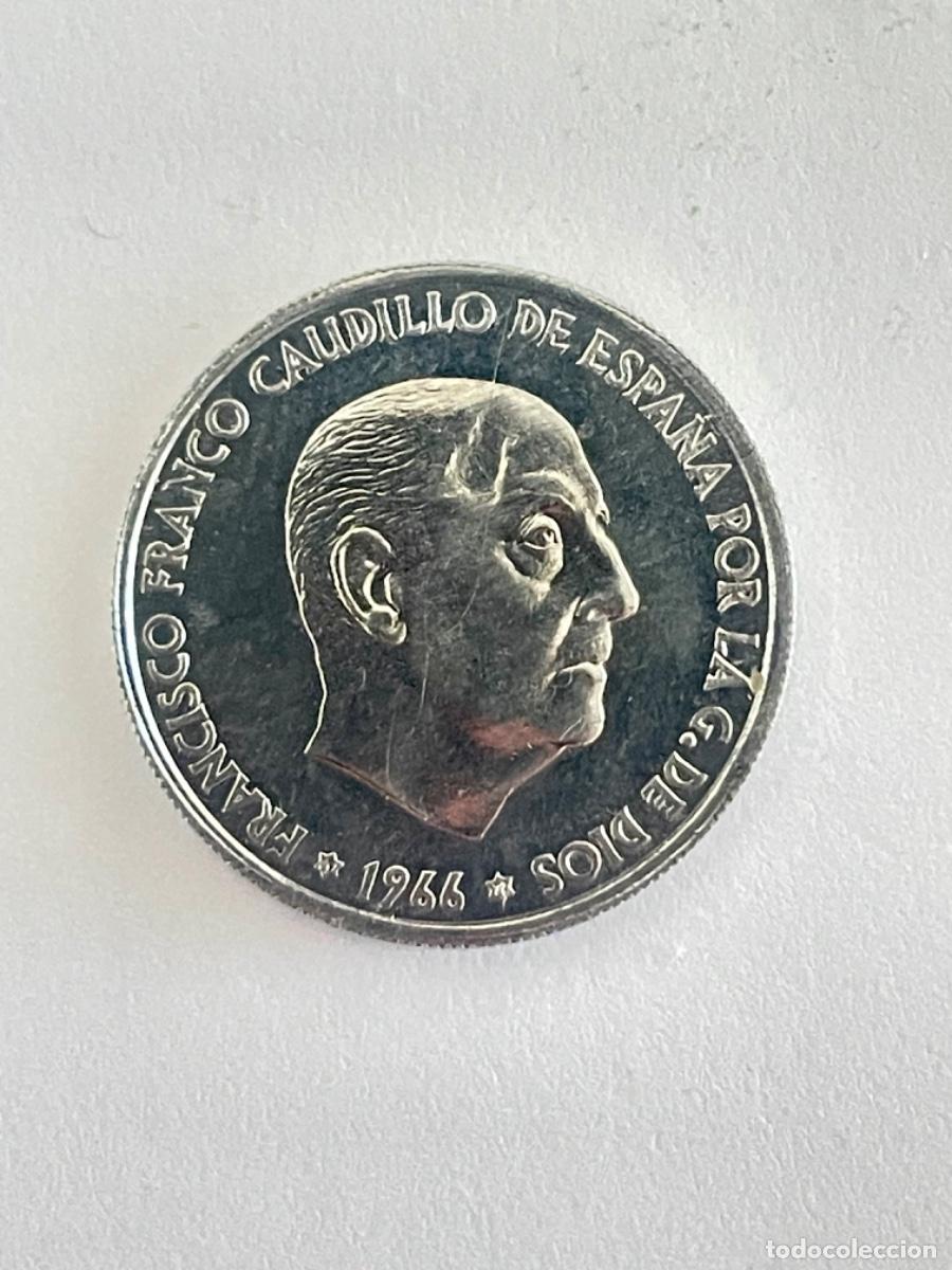 Monedas con errores: * ERROR * 50 CENTIMOS 1966*73, CU&Ntilde;O EMPASTADO Y 73 sobre 72 - Foto 1