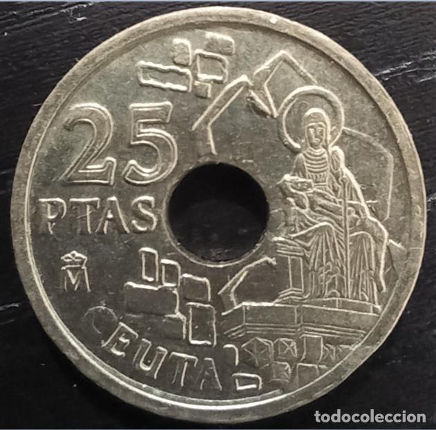 Monedas con errores: 25 PESETAS CEUTA 1998, CON EXCESO DE MATERIAL, MONEDA CON ERROR - Foto 1
