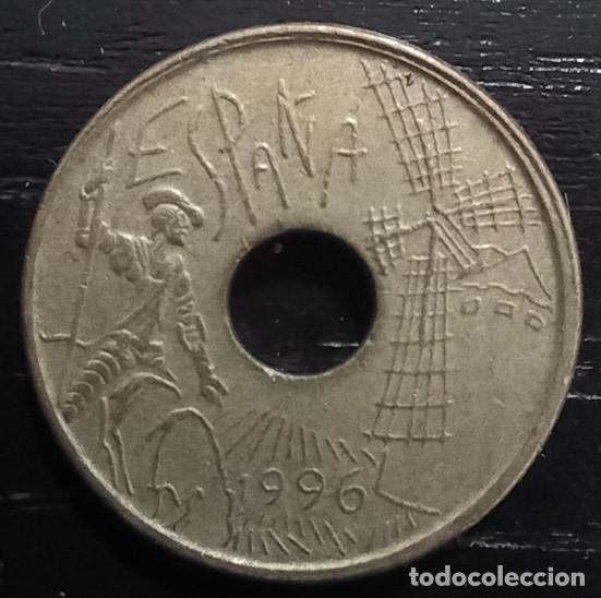 Monedas con errores: 25 PESETAS CASTILLA LA MANCHA 1996, CANTO RALLADO - Foto 1