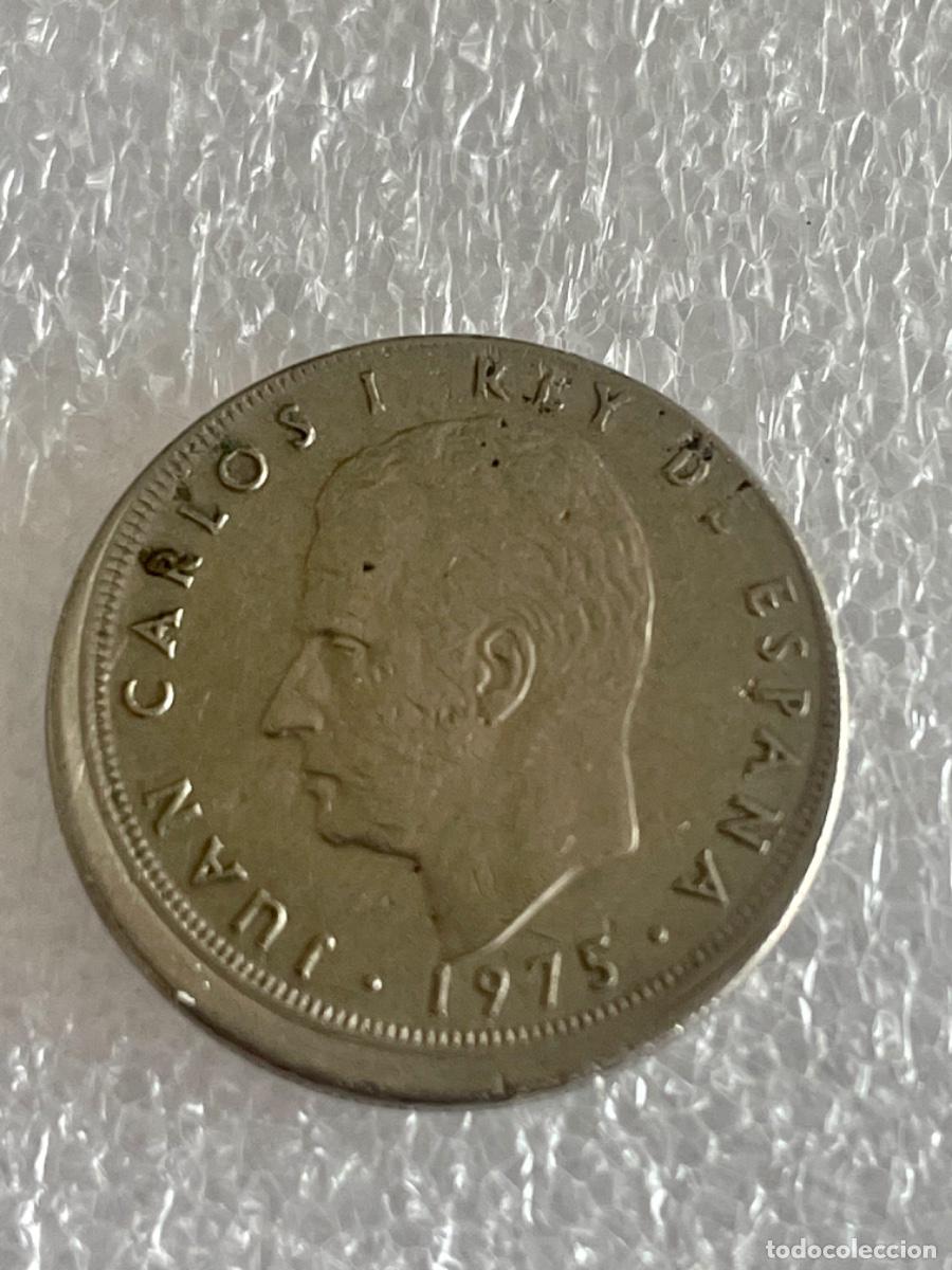 Monedas con errores: * ERROR * 5 pesetas 1975*77 DESPLAZADA SOLO DE ANVERSO - Foto 1
