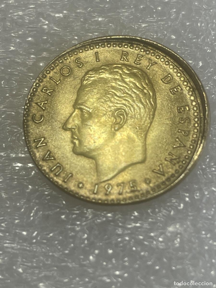 Monedas con errores: * ERROR EXTRAORDINARIO * 1 pta. LABIADA, cospel en cu&ntilde;a y canto irregular - Foto 1