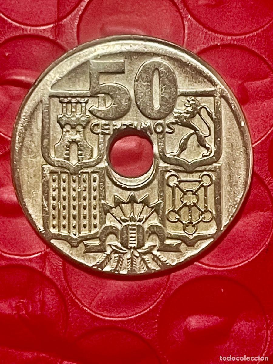 Monedas con errores: * ERROR * 50 c&eacute;ntimos 1949*62 desplazada - Foto 2