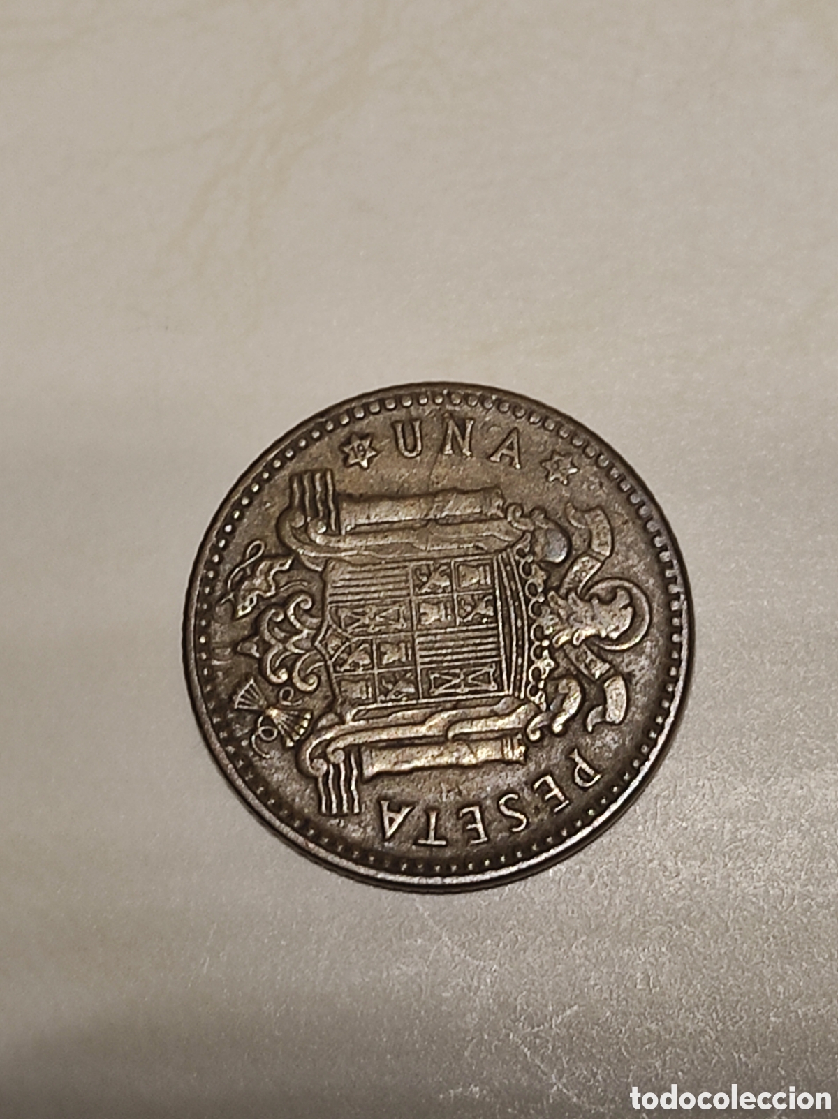 Monedas con errores: Moneda de 1 peseta de Franco con error en la palabra &rdquo; UNA &rdquo;1963 - 64 - Foto 4