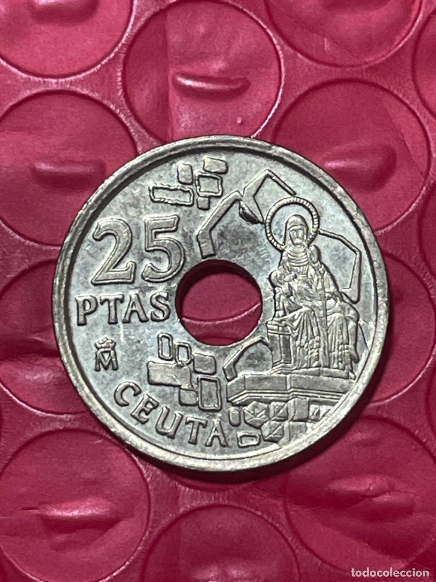 Monedas con errores: * ERROR * 25 pesetas a&ntilde;o 1998. PIEDRA EN EL ARCO - Foto 1