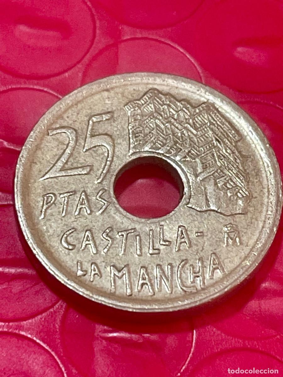 Monedas con errores: * ERROR * 25 PESETAS A&Ntilde;O 1996. EXCESO DE METAL EN EL LISTEL - Foto 3