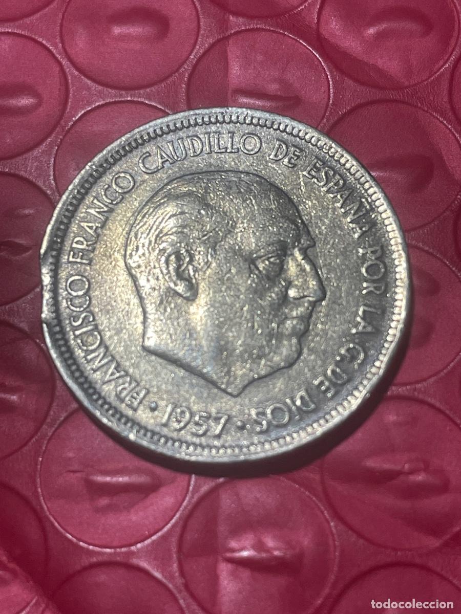 Monedas con errores: * ERROR * MONEDA SEGMENTADA 5 PESETAS A&Ntilde;O 1957*67 - Foto 1