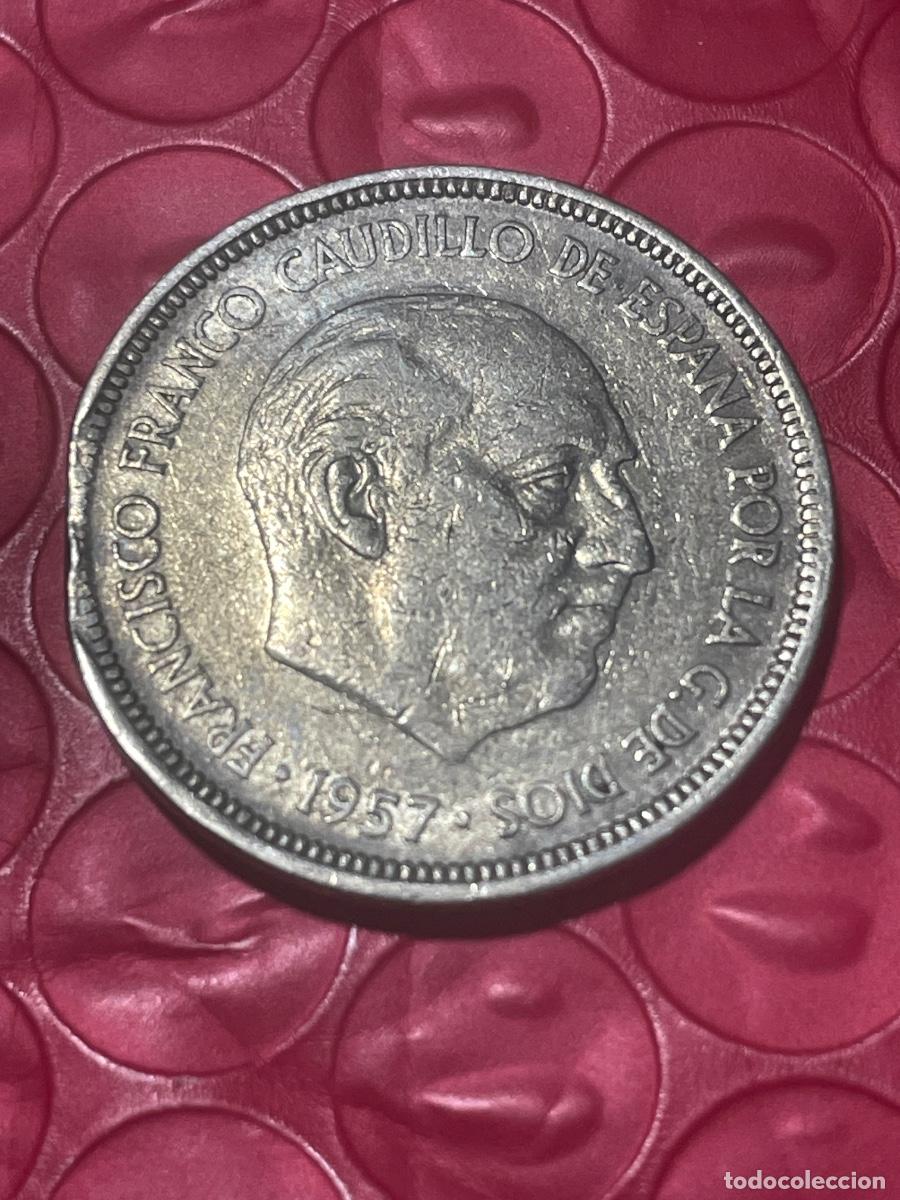 Monedas con errores: * ERROR * MONEDA SEGMENTADA 5 PESETAS A&Ntilde;O 1957*70 - Foto 1
