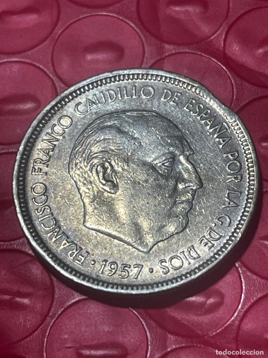 Monedas con errores: * ERROR * MONEDA SEGMENTADA 5 PESETAS A&Ntilde;O 1957*71 - Foto 1