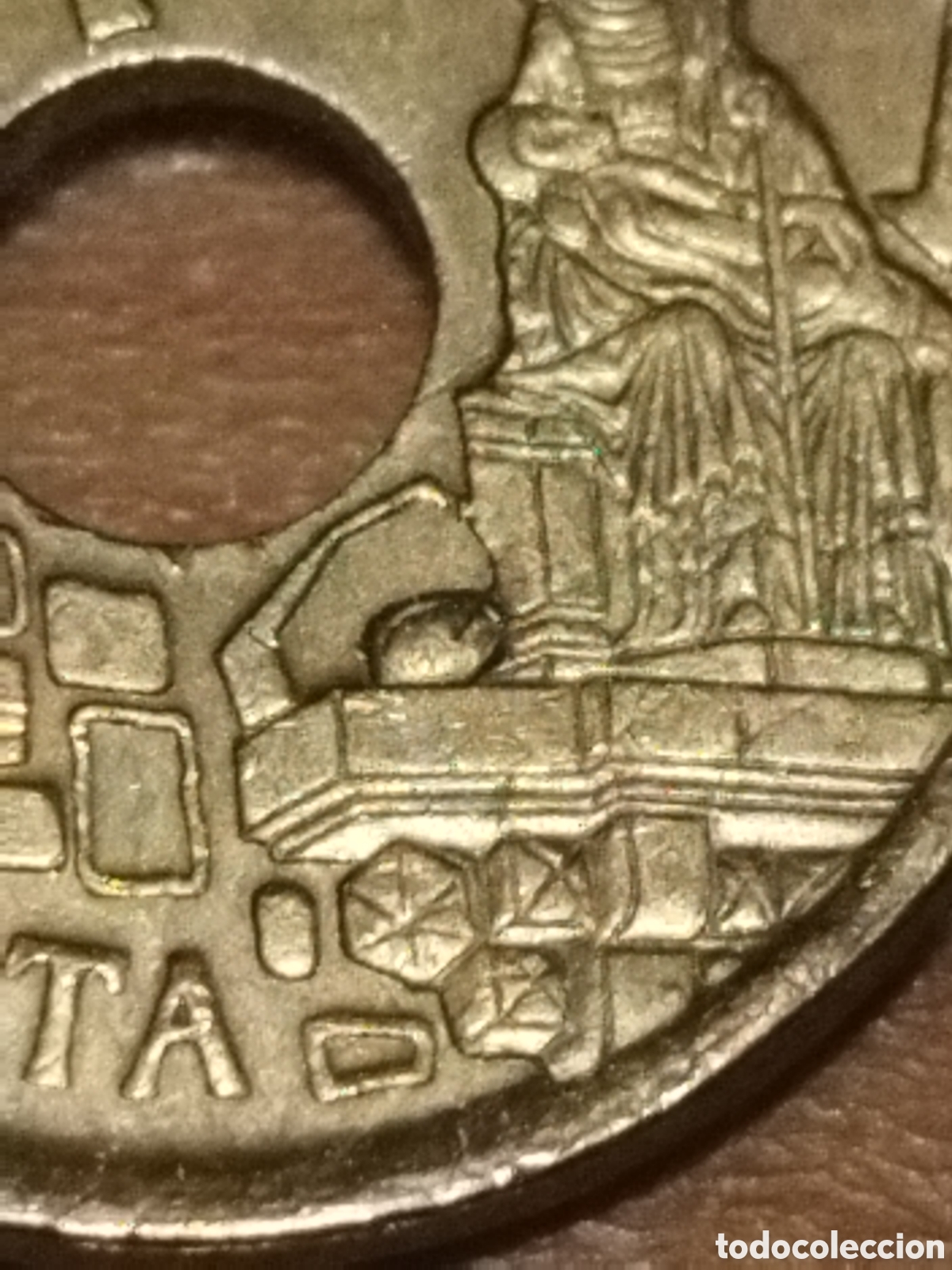 Monedas con errores: Error piedra - 25 pesetas de 1998 - Foto 2