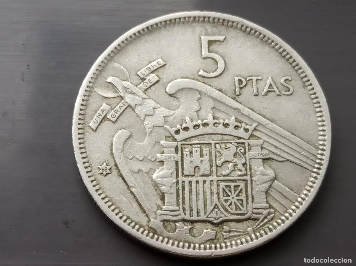 Monedas con errores: Moneda 5 pesetas de 1957 con error (A&ntilde;o por el reverso) - Foto 1