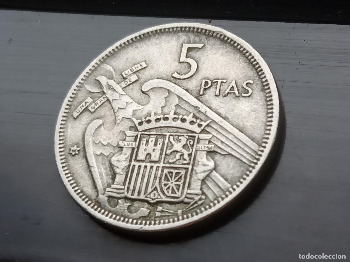 Monedas con errores: Moneda 5 pesetas de 1957 con error (A&ntilde;o por el reverso) - Foto 4