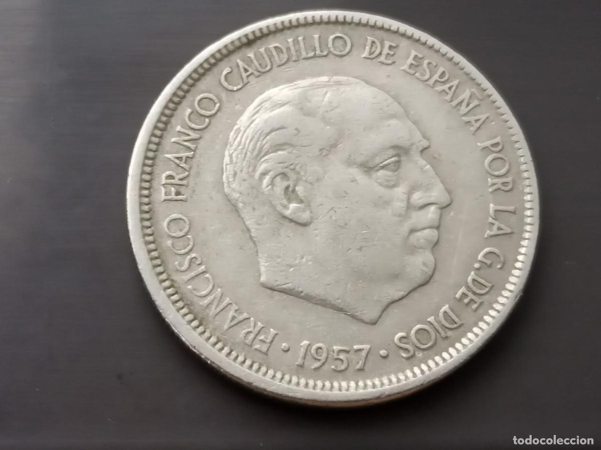 Monedas con errores: Moneda 5 pesetas de 1957 con error (A&ntilde;o por el reverso) - Foto 5