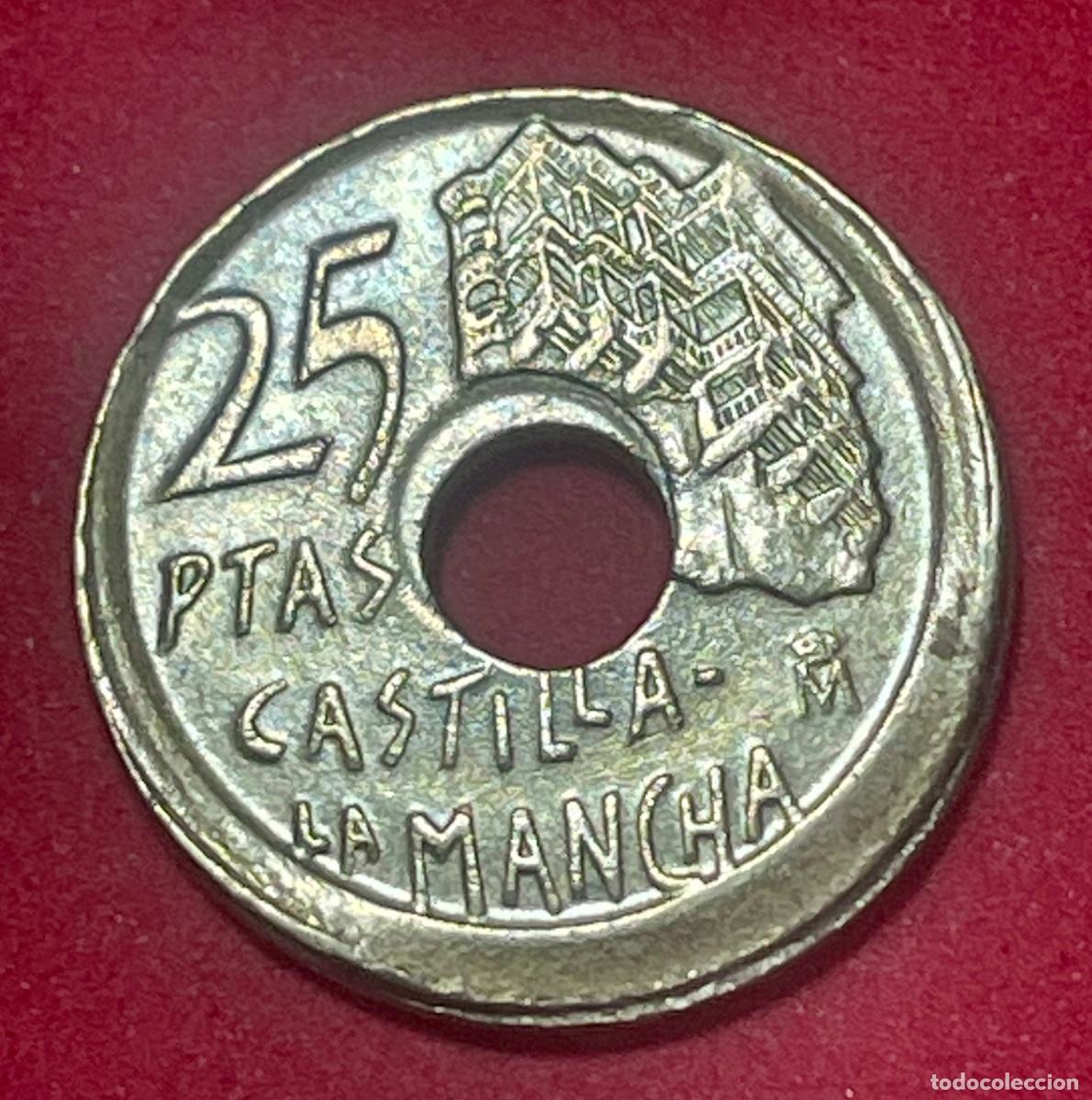 Monedas con errores: * ERROR * 25 pesetas a&ntilde;o 1996 DESPLAZADA - Foto 1