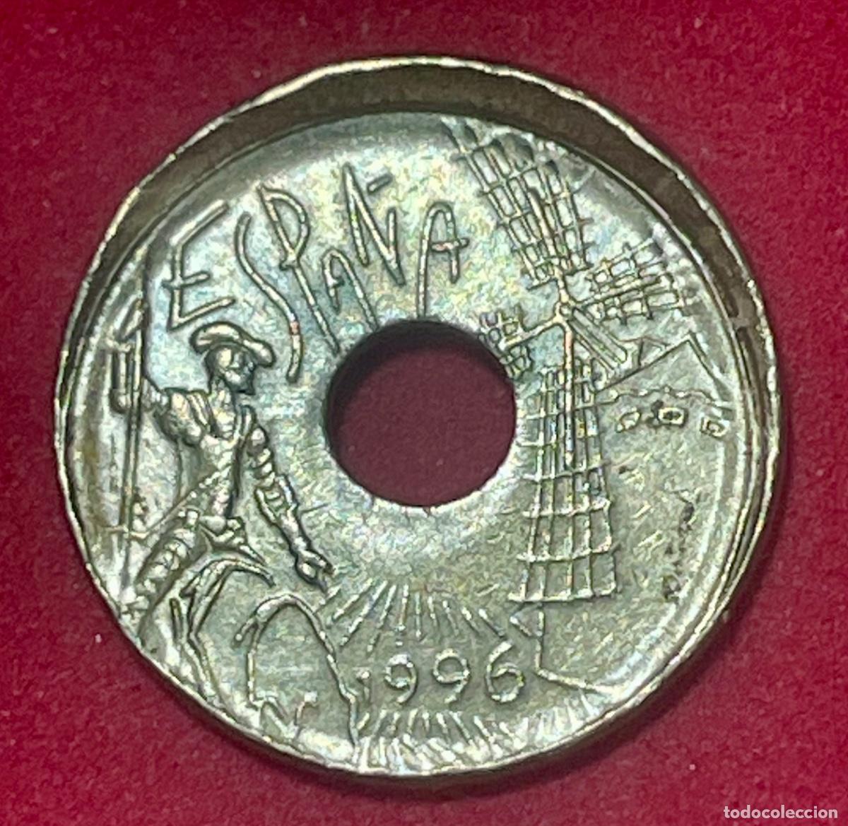 Monedas con errores: * ERROR * 25 pesetas a&ntilde;o 1996 DESPLAZADA - Foto 2