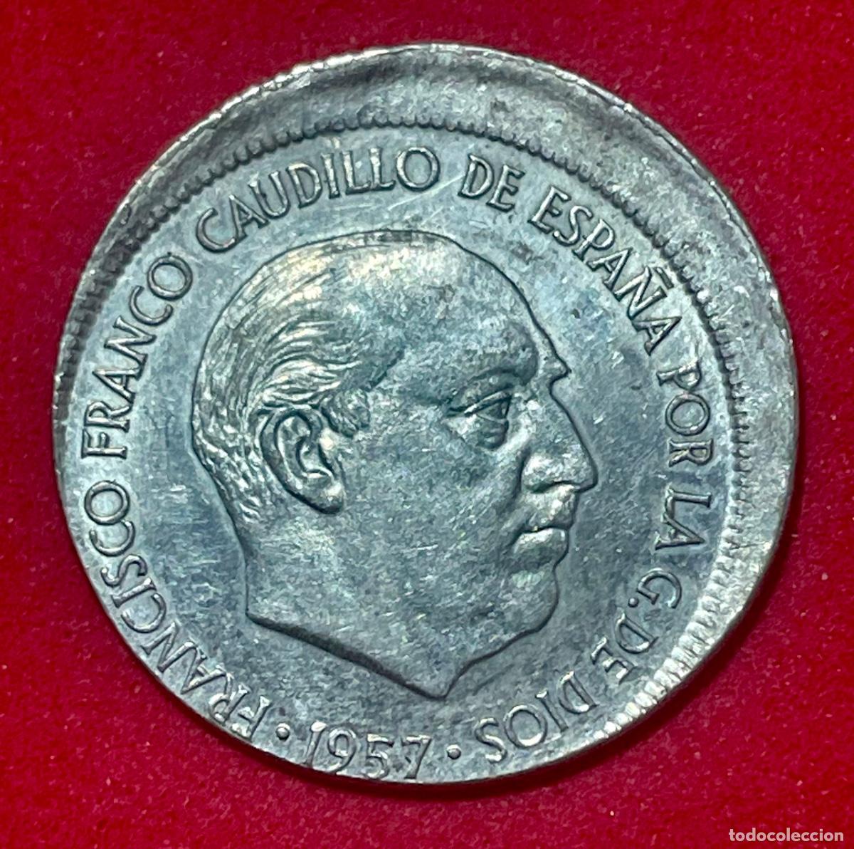 Monedas con errores: * ERROR * 5 pesetas a&ntilde;o 1957*68 DESPLAZADA - Foto 1