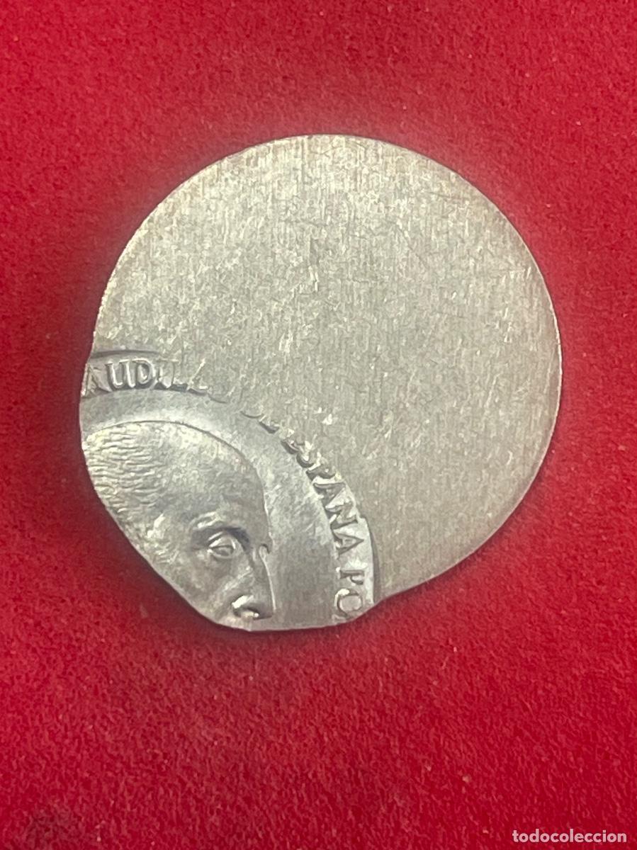 Monedas con errores: * ERROR EXTRAORDINARIO * 50 c&eacute;ntimos 1966 MUY DESPLAZADOS - Foto 2