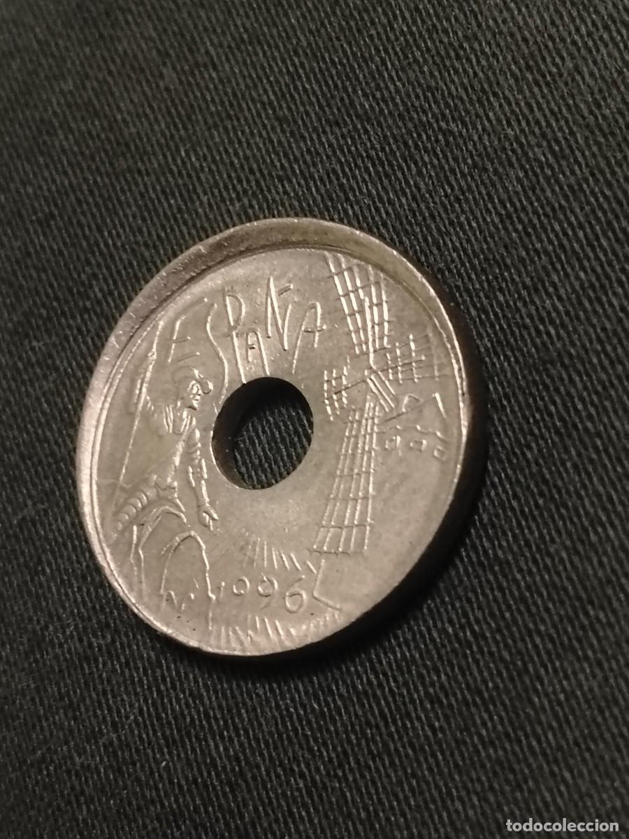 Monedas con errores: Error desplazada! 25 c&eacute;ntimos 1996 Castilla la Mancha - Foto 3