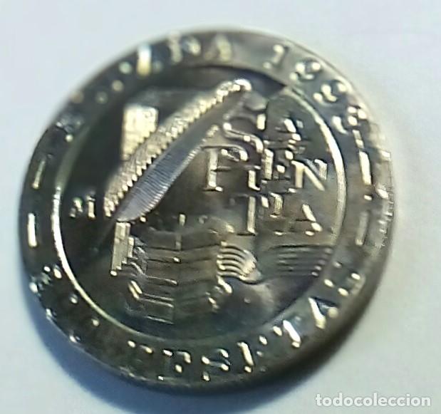 Monedas con errores: Variante error 200 pts 1993 Espa&ntilde;a remarcada ceca y el palo de la pluma s/c de bolsa - Foto 2