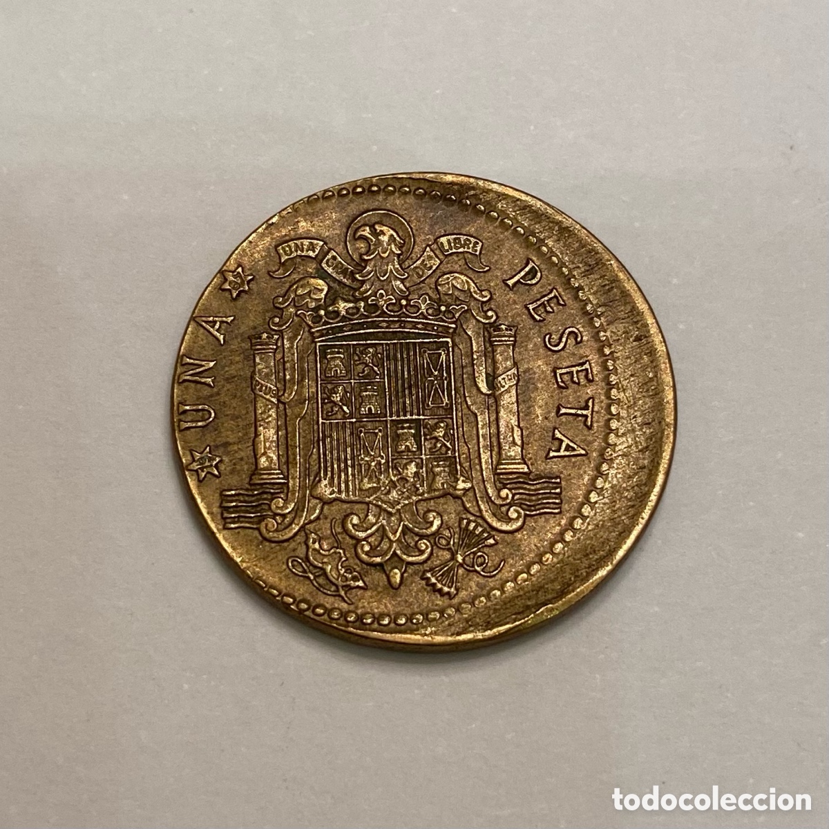 Monedas con errores: Peseta 1966*67 Error Golpe descentrado - Foto 2