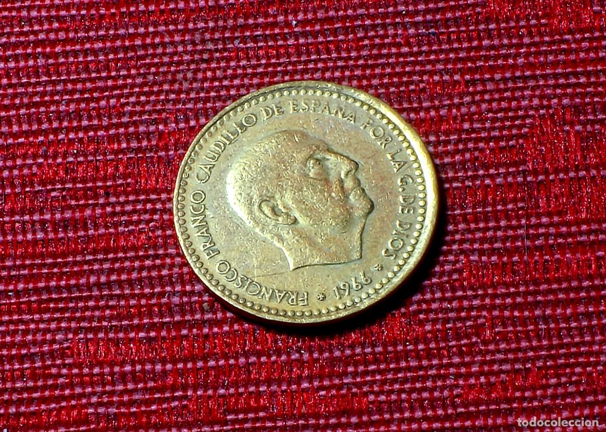 Monedas con errores: MONEDA DE 1 PESETA, 1966*72 DESCENTRADA EN ANVERSO - Foto 1
