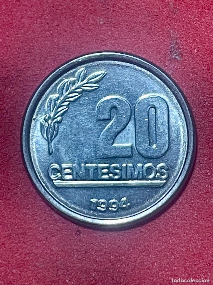 Monedas con errores: * ERROR * 20 centesimos Uruguay. DOBLE HINCADO EN LA FECHA - Foto 2