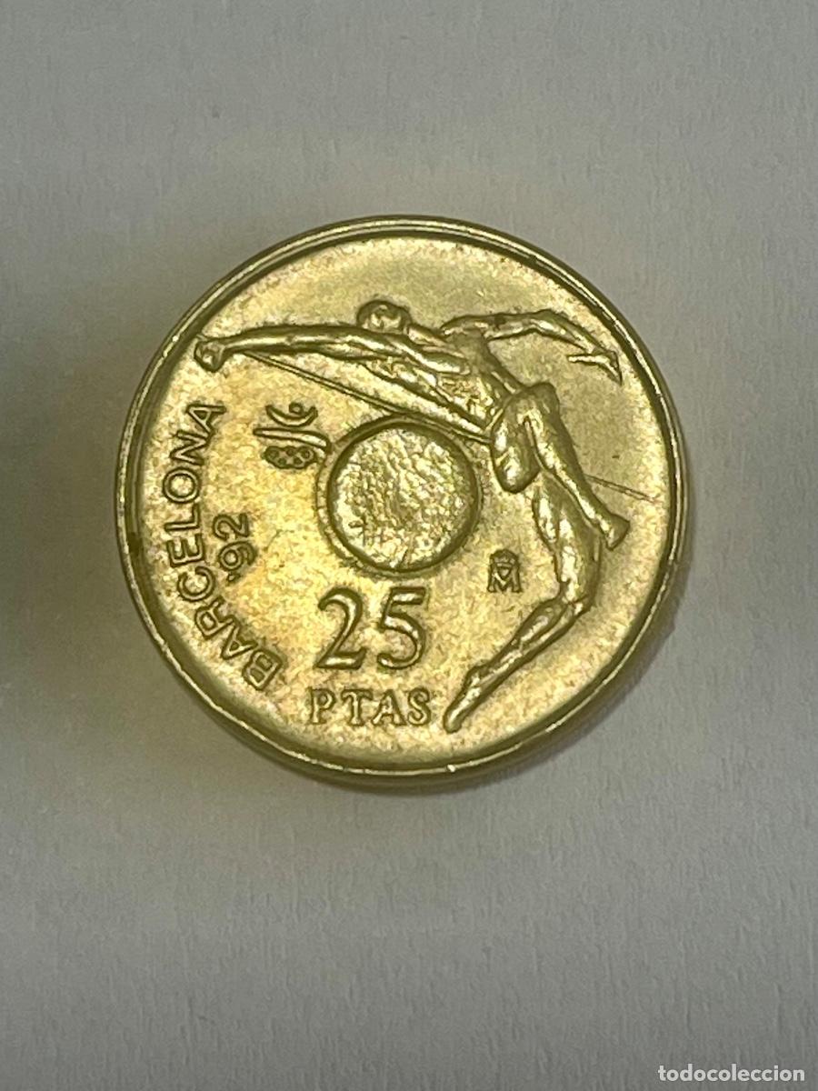 Monedas con errores: * ERROR * 25 pesetas a&ntilde;o 1990 SIN TALADRO CENTRAL - Foto 2