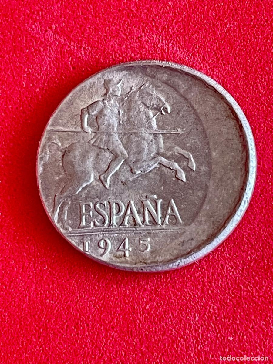 Monedas con errores: &ldquo; ERROR EXTRAORDINARIO * 5 Centimos 1945 DESPLAZADOS - Foto 1